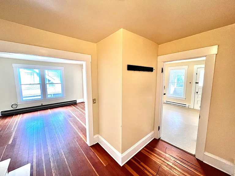 4028 Woodland Park Ave N #B — Photo 3