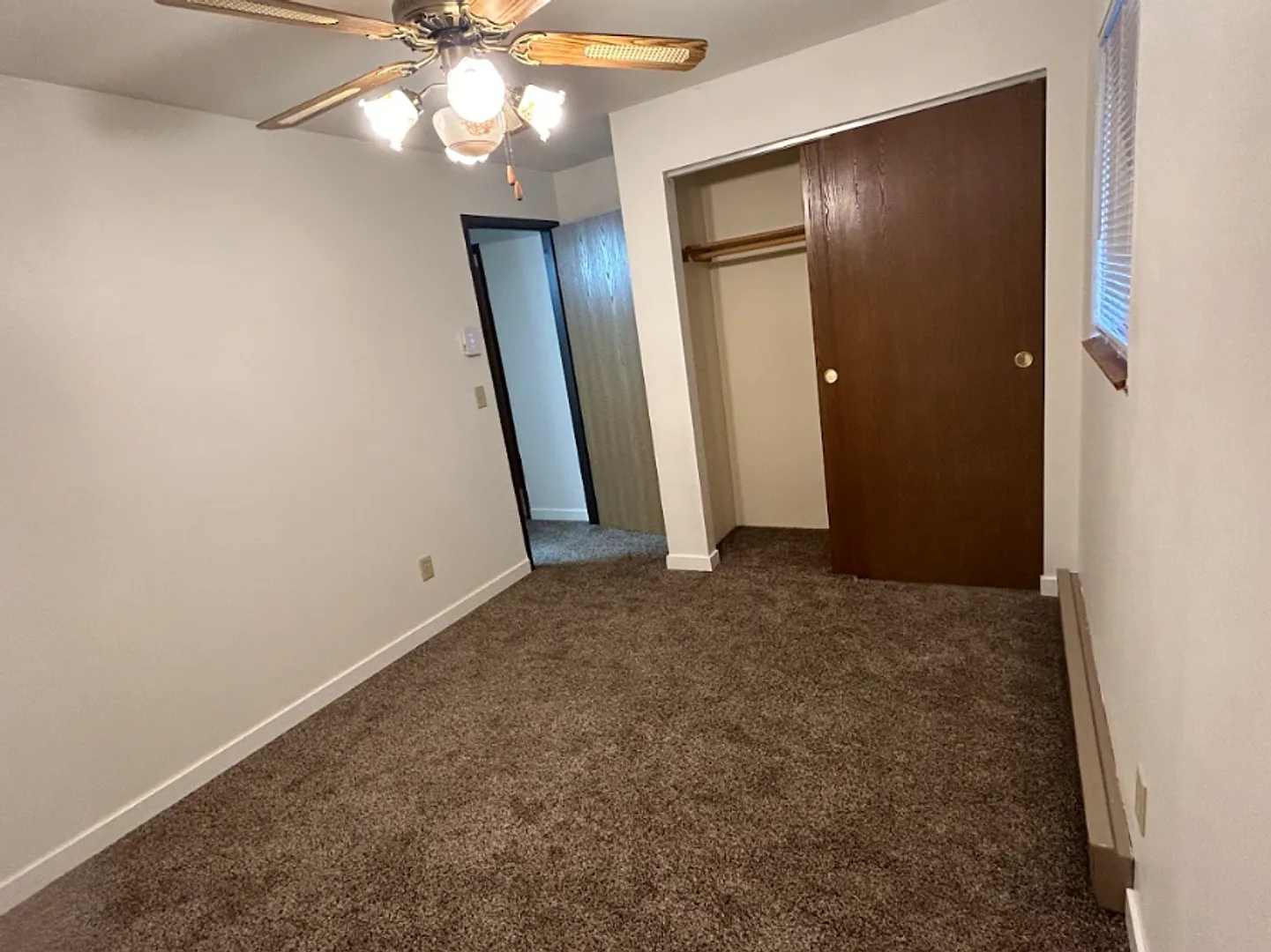 Elm Street Apartments - 944 — Photo 4
