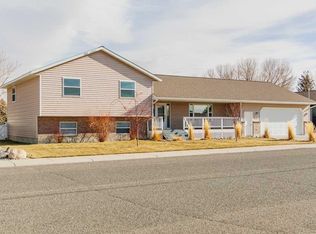908 35th St, Cody, WY 82414