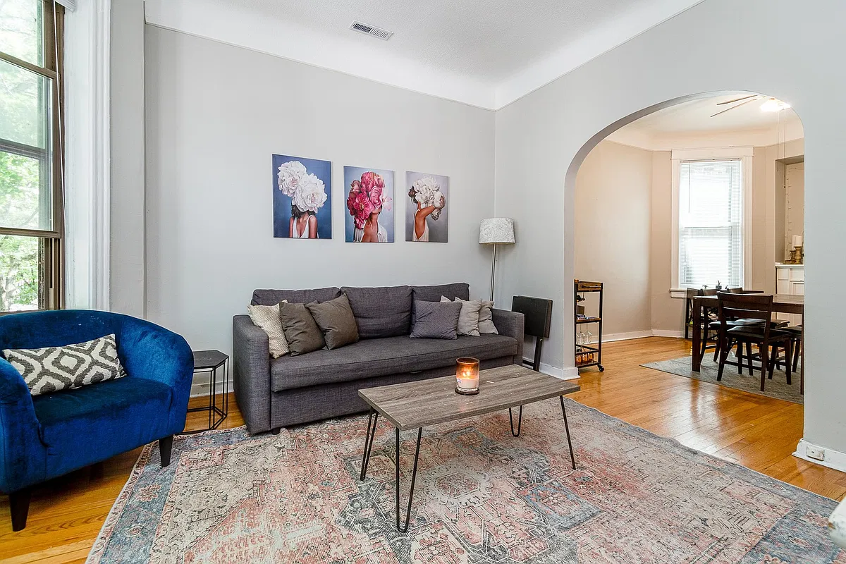 Building Photo - 3554 N Wilton Ave #2