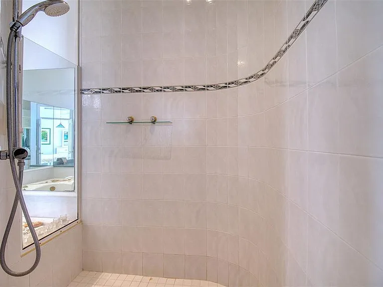 131 Sands Point Dr — Photo 38