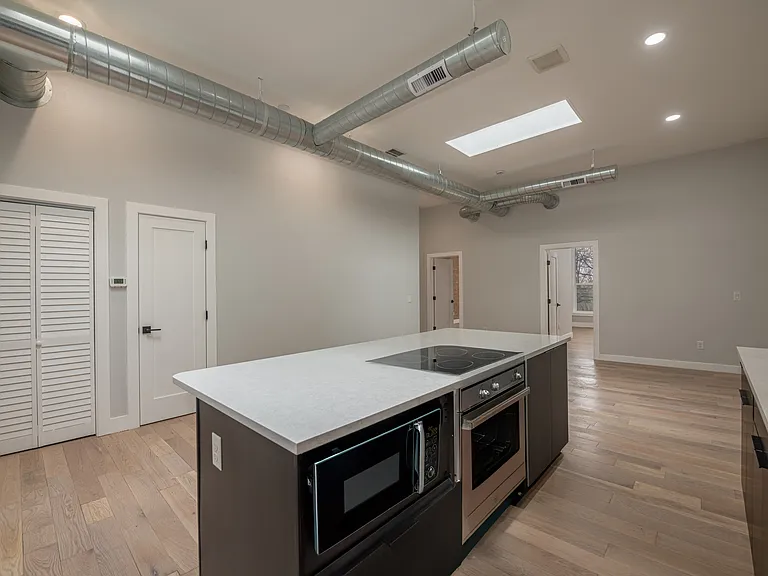 204 S Union Ave #B — Photo 5