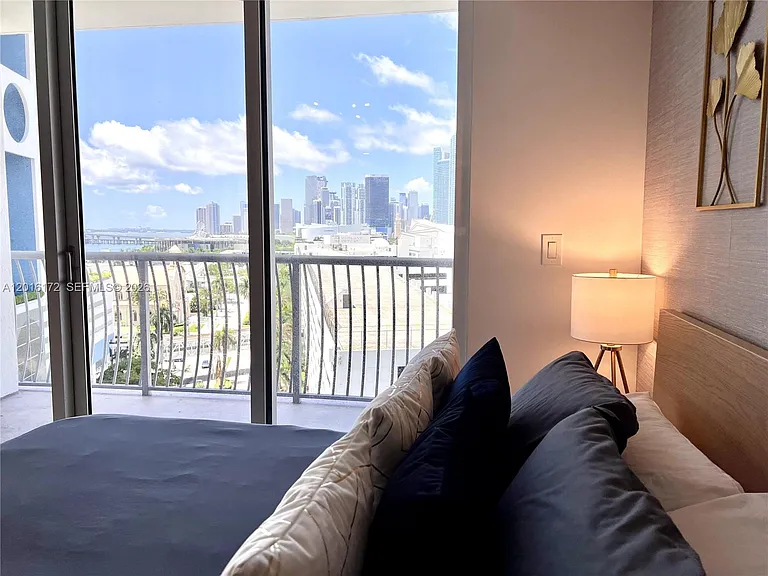 1750 N Bayshore Dr #1218 — Photo 8