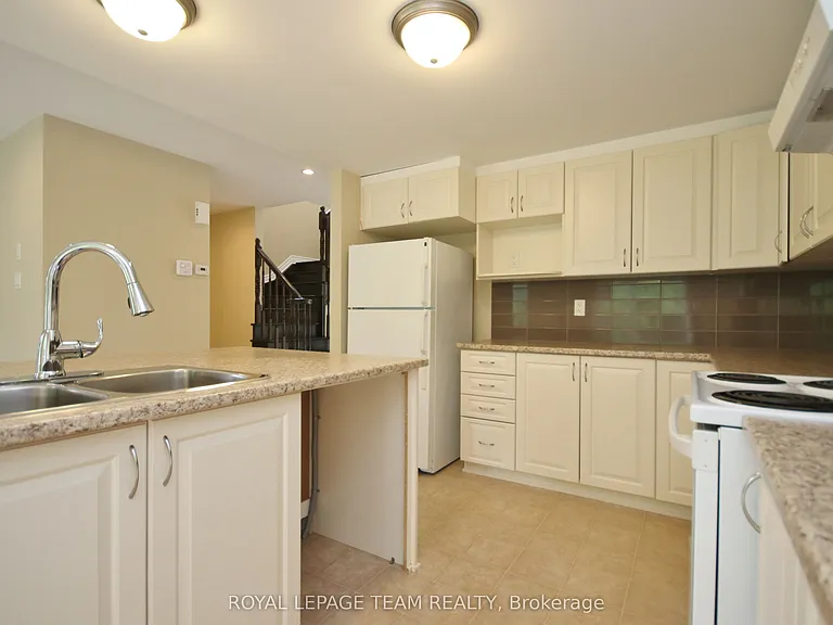 593 Clearbrook Dr — Photo 7