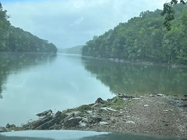 Bear Creek Rd, New Tazewell, TN 37825