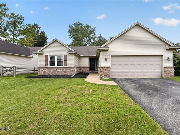 3rd image of 514 Highland Creek Ct