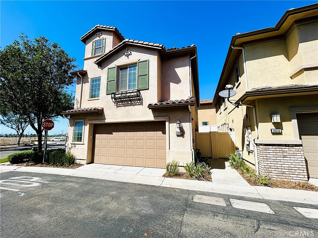 3 bed, 2.5 bath, 2103 sqft, $3,500 — Photo 1
