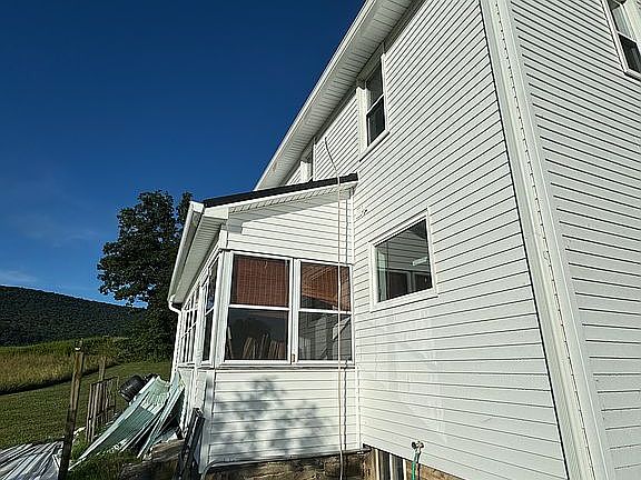 3rd image of 648 Main Mifflin Rd