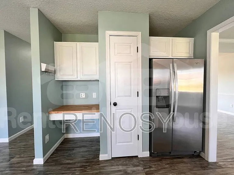 1709 NE Sherman Ct — Photo 9