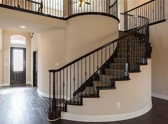 5th image of 13872 Sorano Dr
