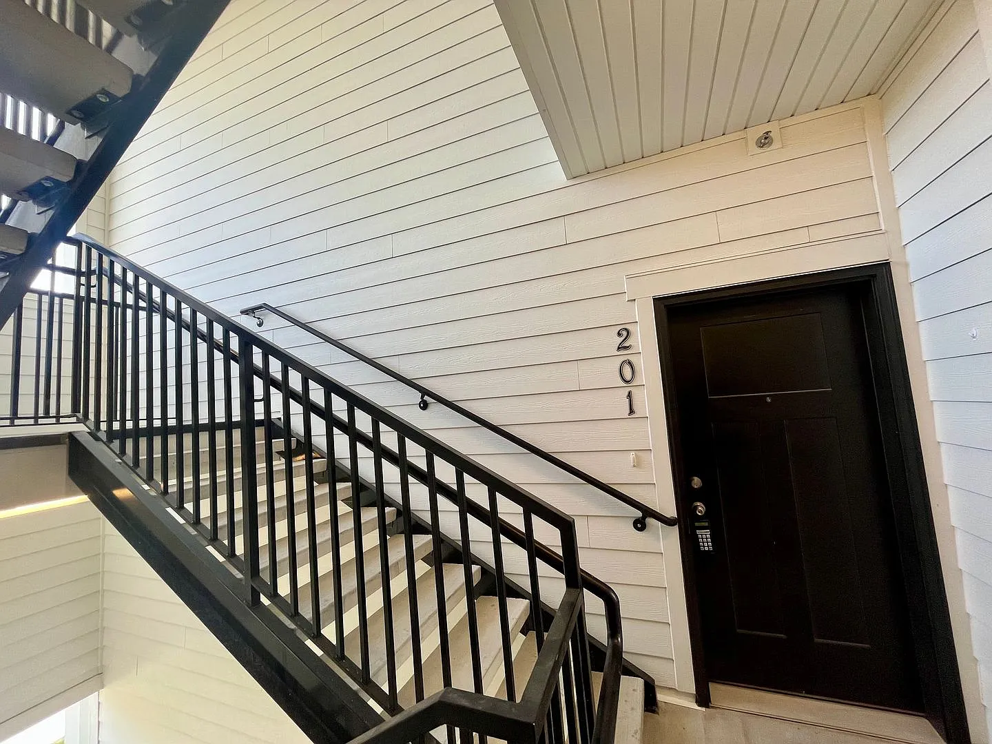 Lovely Condo Located In Saratoga Springs, UT — Photo 3