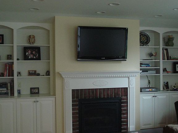 Family Room Addition w/Built-In Bookcases w/Gas Fireplace