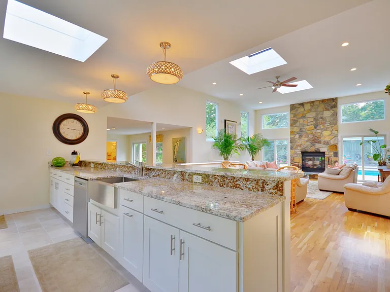 Peconic Hills Dr — Photo 1