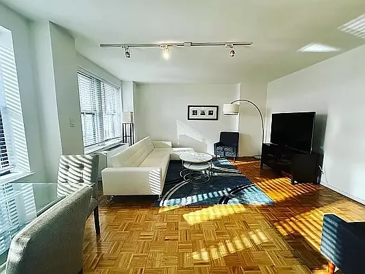 Rented by Manhattan Management Group | media 41