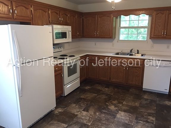 3rd image of 400 Gateway Dr #A