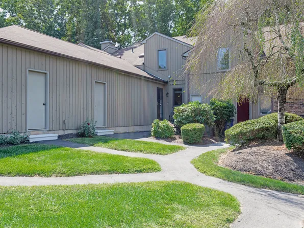 20 Far View Commons #20, Southbury, CT 06488