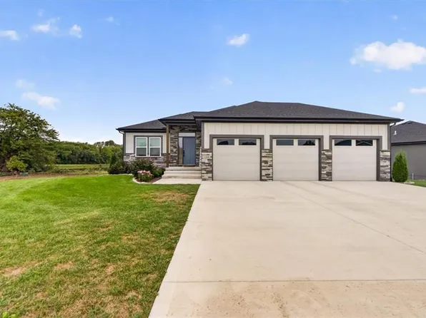 1206 Ladys Ln, Harrisonville, MO 64701