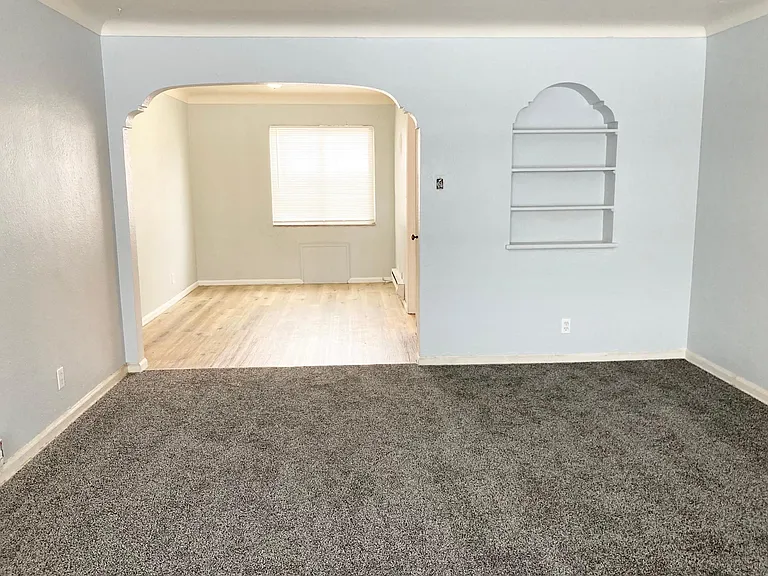 1372 N Cove Blvd #2 — Photo 3