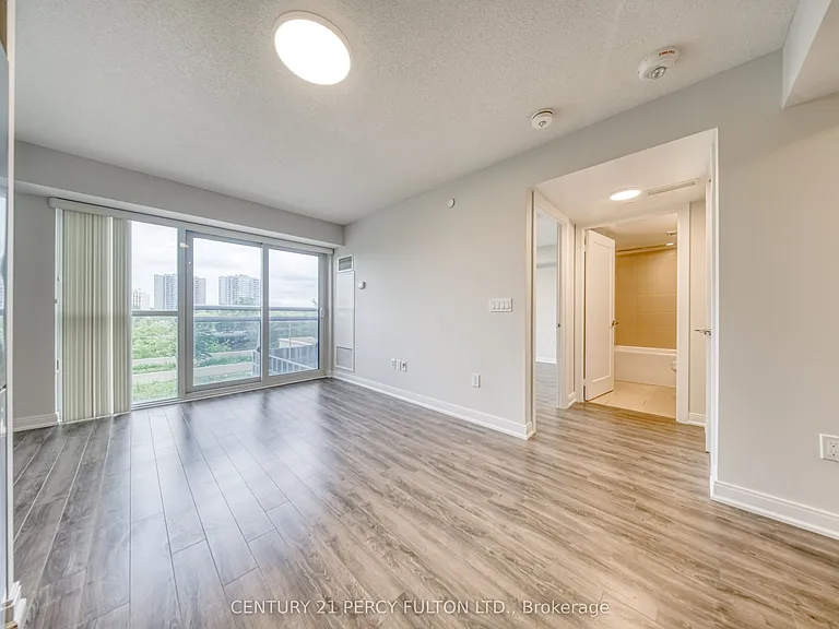 275 Village Green Sq #420 — Photo 10