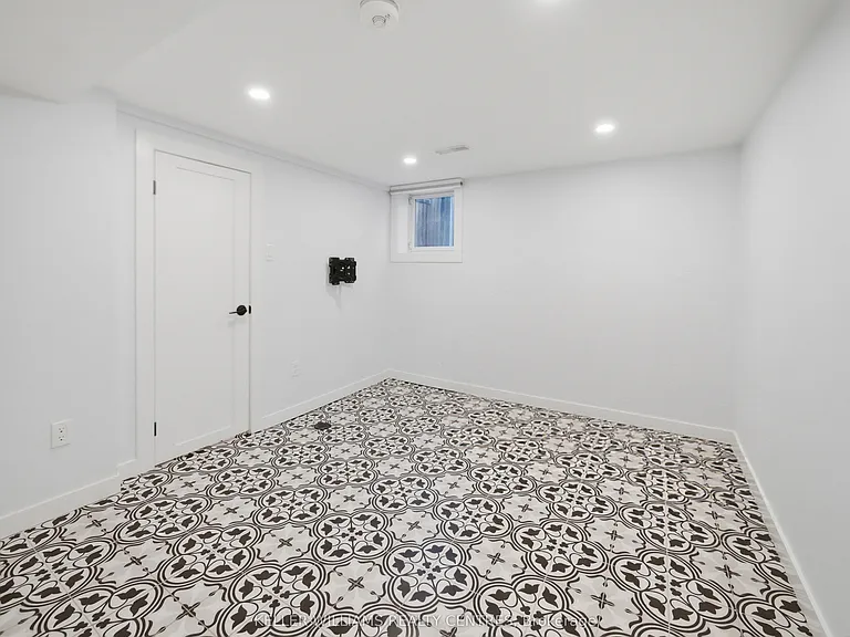 25 Townsend Ave #B — Photo 24