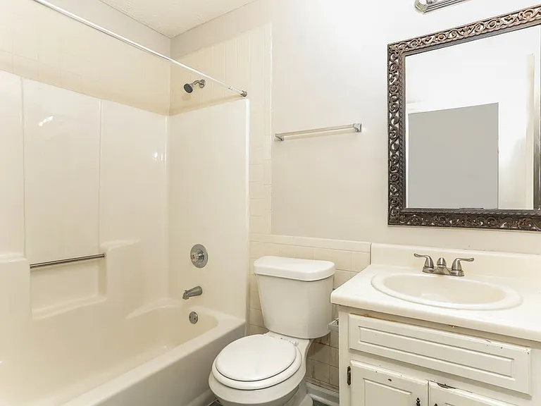 202 Northbridge Dr — Photo 14