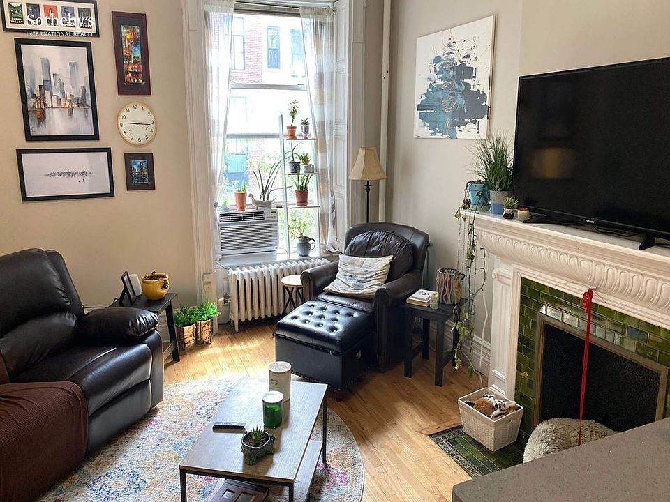 1st image of 10 W 90th St APT 6
