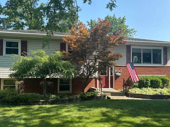 1130 W 10th Pl, Hobart, IN 46342