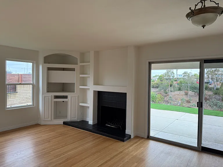 8870 Raejean Ave — Photo 2