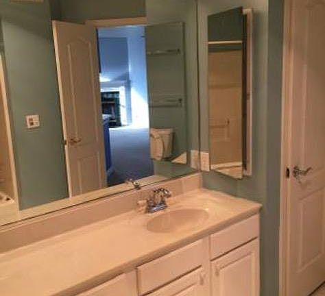 3rd image of 6916 Fairfax Dr