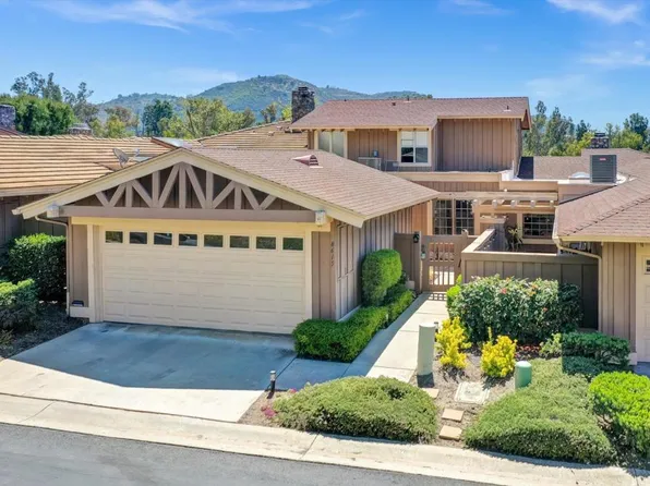 8615 Circle R Course Ln, Escondido, CA 92026