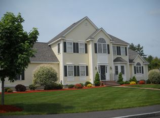 16 Westview Farm Rd, Dracut, MA 01826