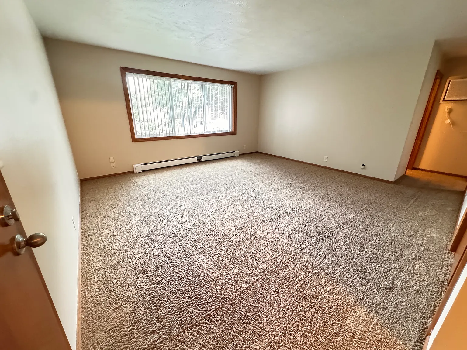 1 bed, 825 sqft, $849 — Photo 4