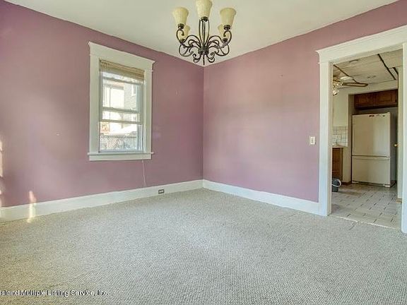 4th image of 22 Clove Lake Pl