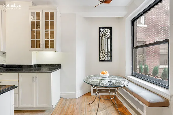 Sold by Sotheby's International Realty | media 4