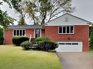 126 Morrison Dr, Pittsburgh, PA 15216