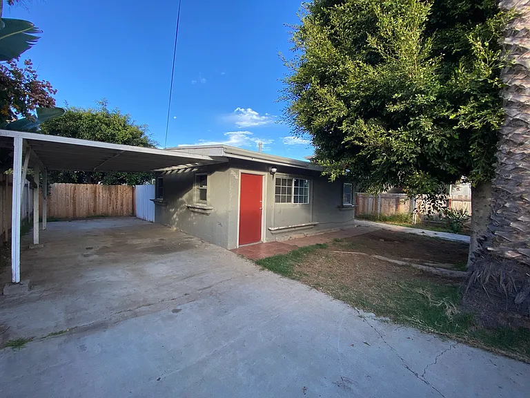 567 Florence St — Photo 1