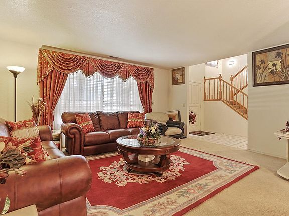 3rd image of 3353 Oak Grove Cir