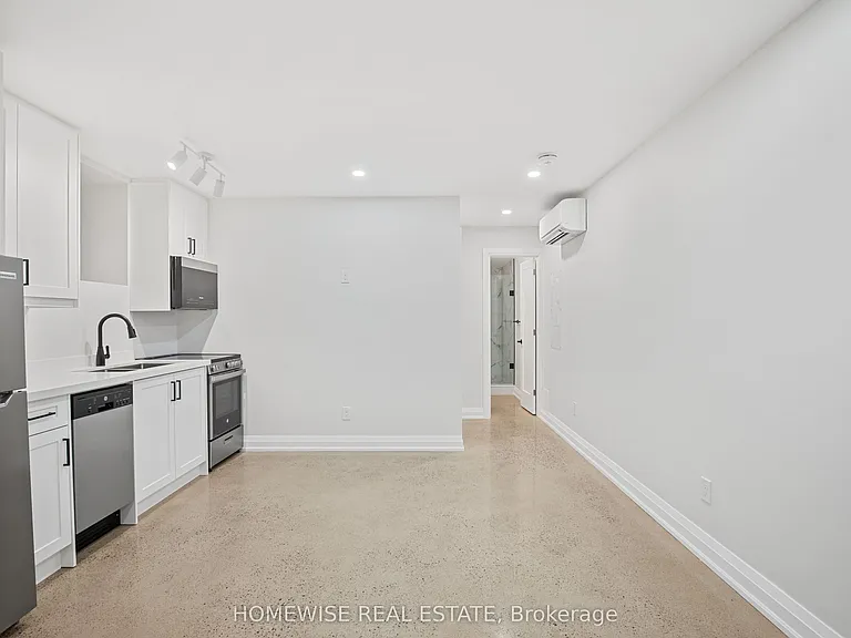 2563 Dundas St W #5 — Photo 1