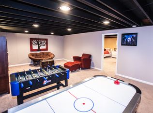 15424 Country Ridge Dr, Chesterfield, MO 63017