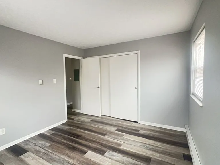 Lincoln Apartments — Photo 18