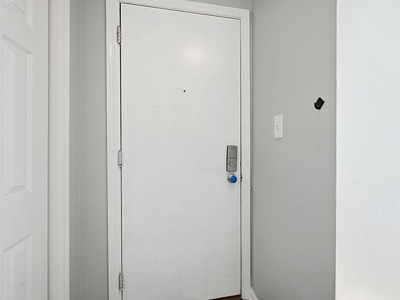 4th image of 1851 Colony Dr. #5R
