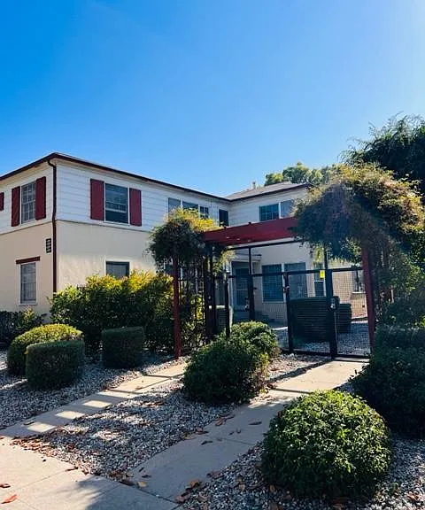 4319 Cahuenga Blvd — Photo 17