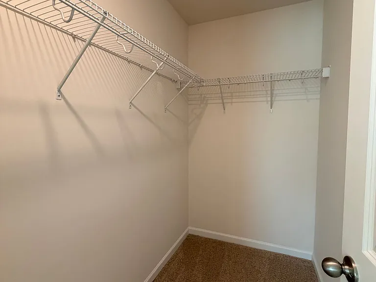 1121 Tilburn Ter — Photo 40