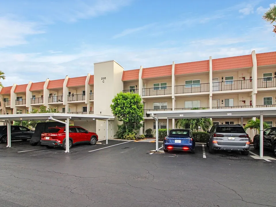 250 Santa Maria St #317