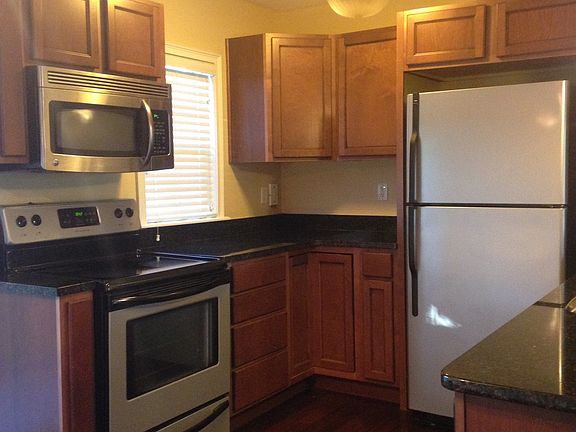 5th image of 3318 Clay Ave Unit 201