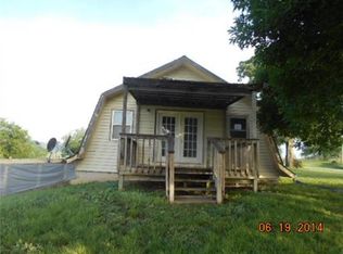 512 SE Offutt Rd, Maysville, MO 64469