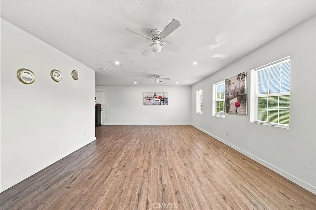 3 bed, 1672 sqft, $2,400 — Photo 3
