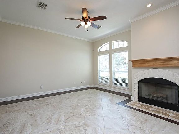 5th image of 32626 Riverwood Dr