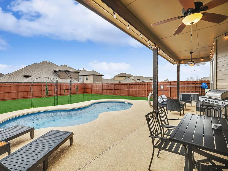 213 Nocona Dr — Photo 35