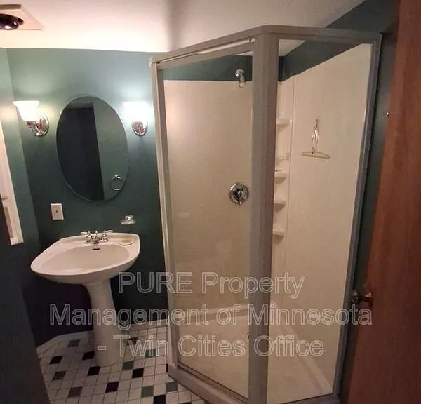 1236 James Ave — Photo 8